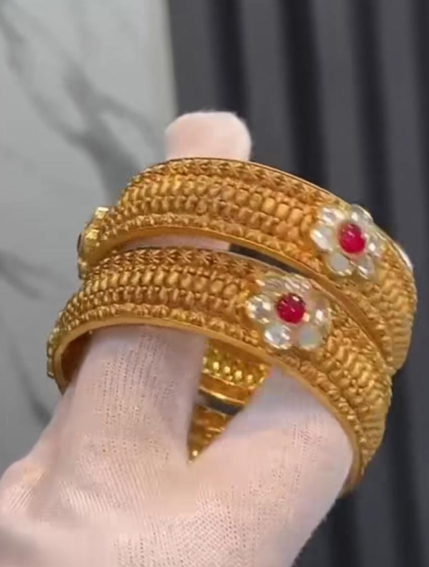 BANGLES