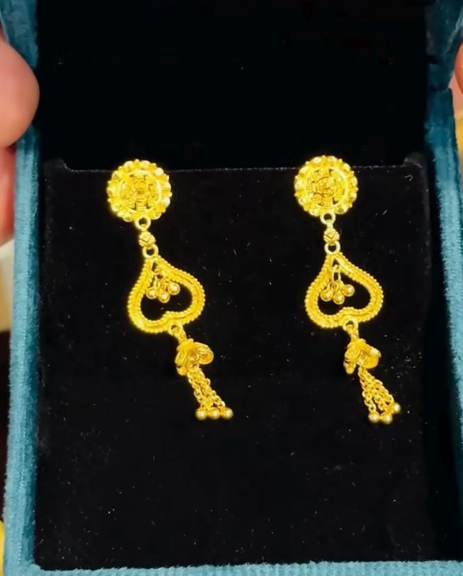 EARINGS