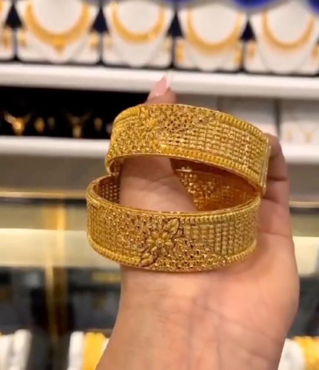 BANGLES